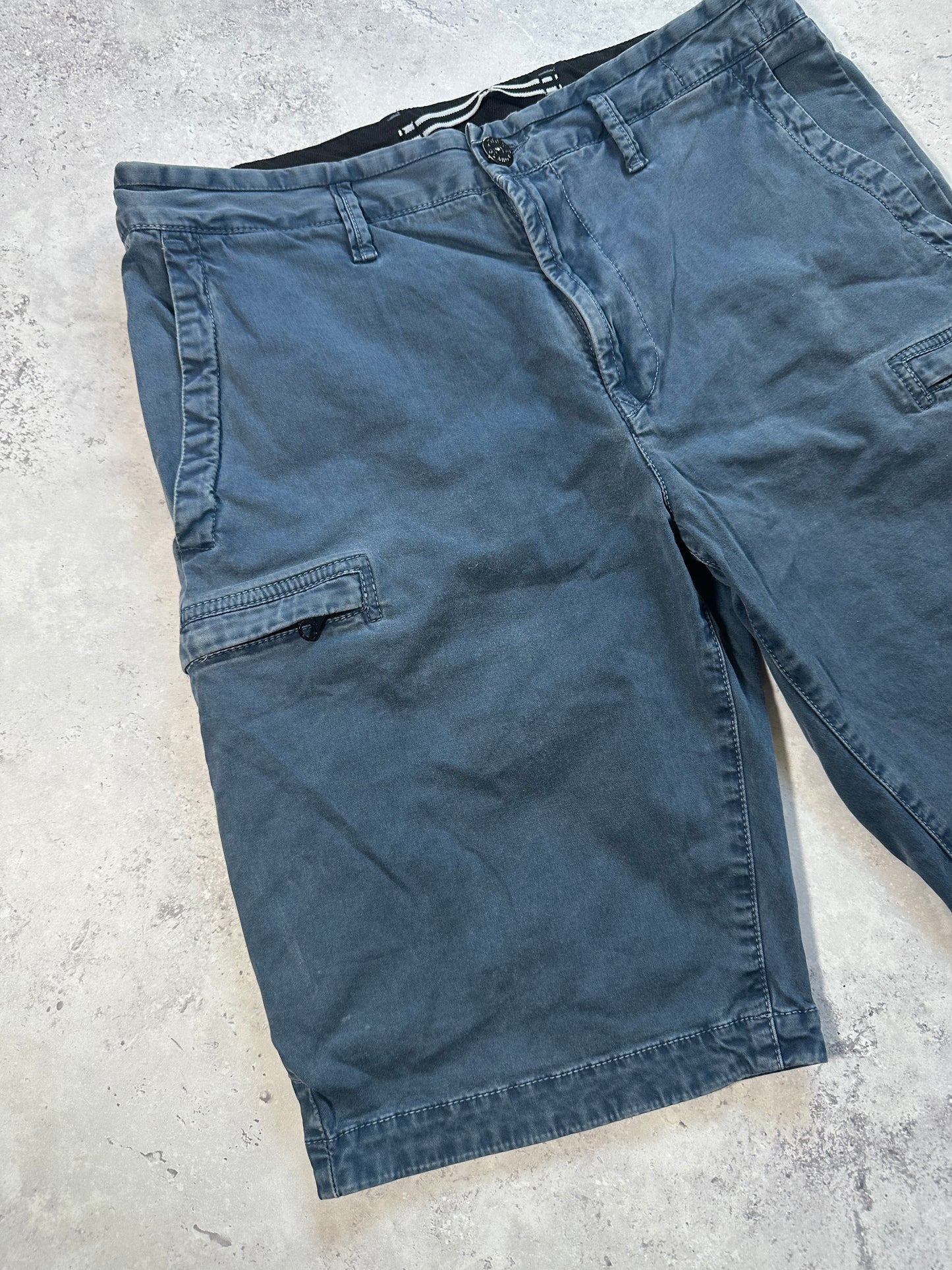 Stone Island Cargo Cotton Canvas Shorts in Blue (W31-32)