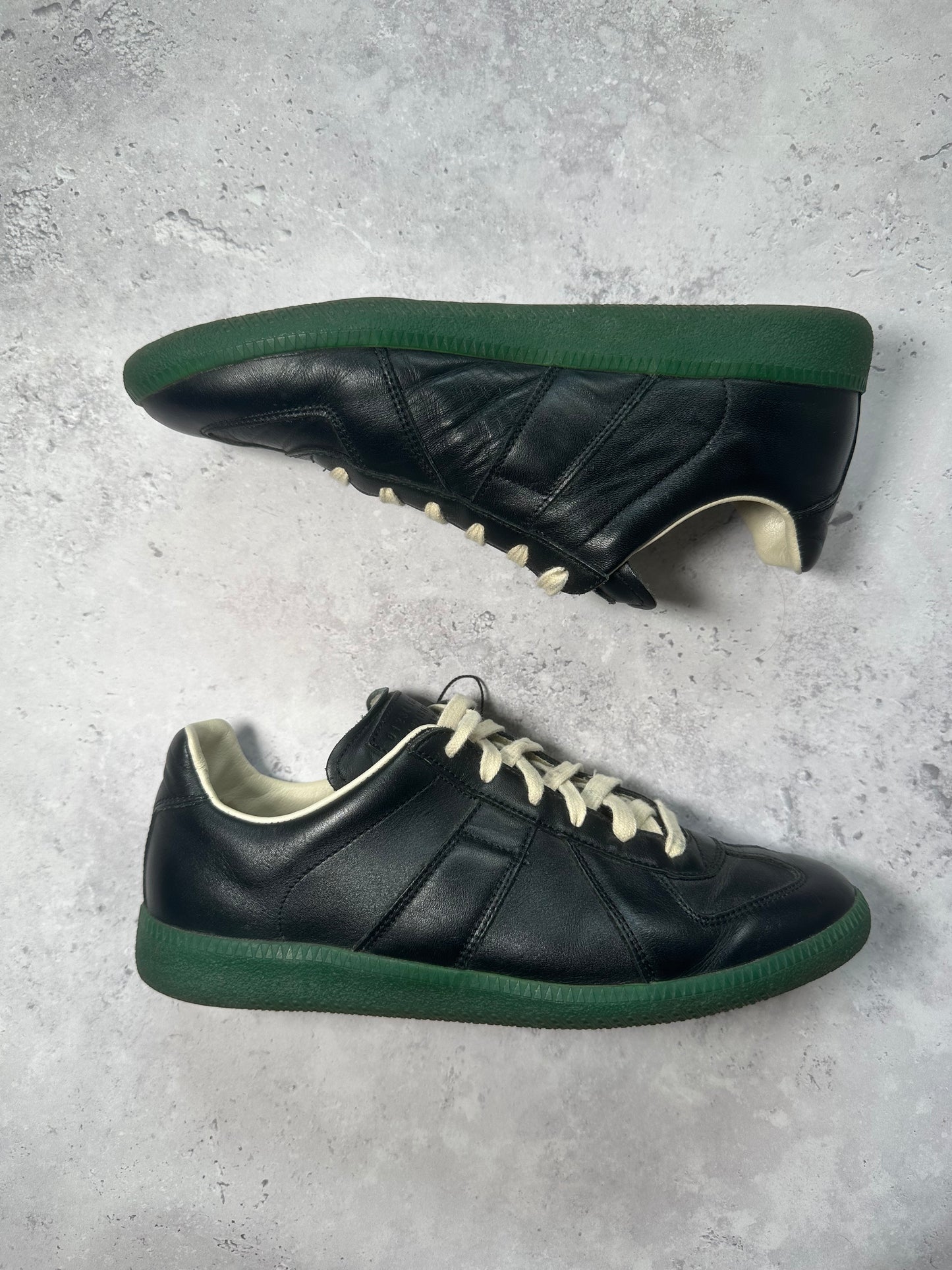 Maison Margiela GAT Low Black Leather Sneakers (EU40)