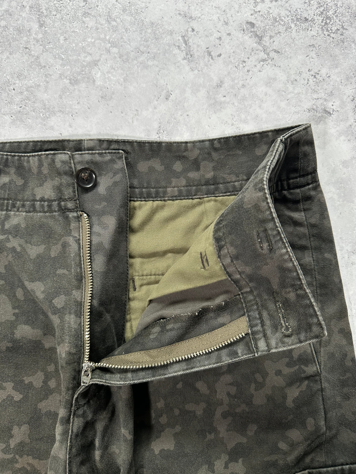 Burberry Black Label 2010 Woodland Camo Shorts (Waist 30” / 76cm)