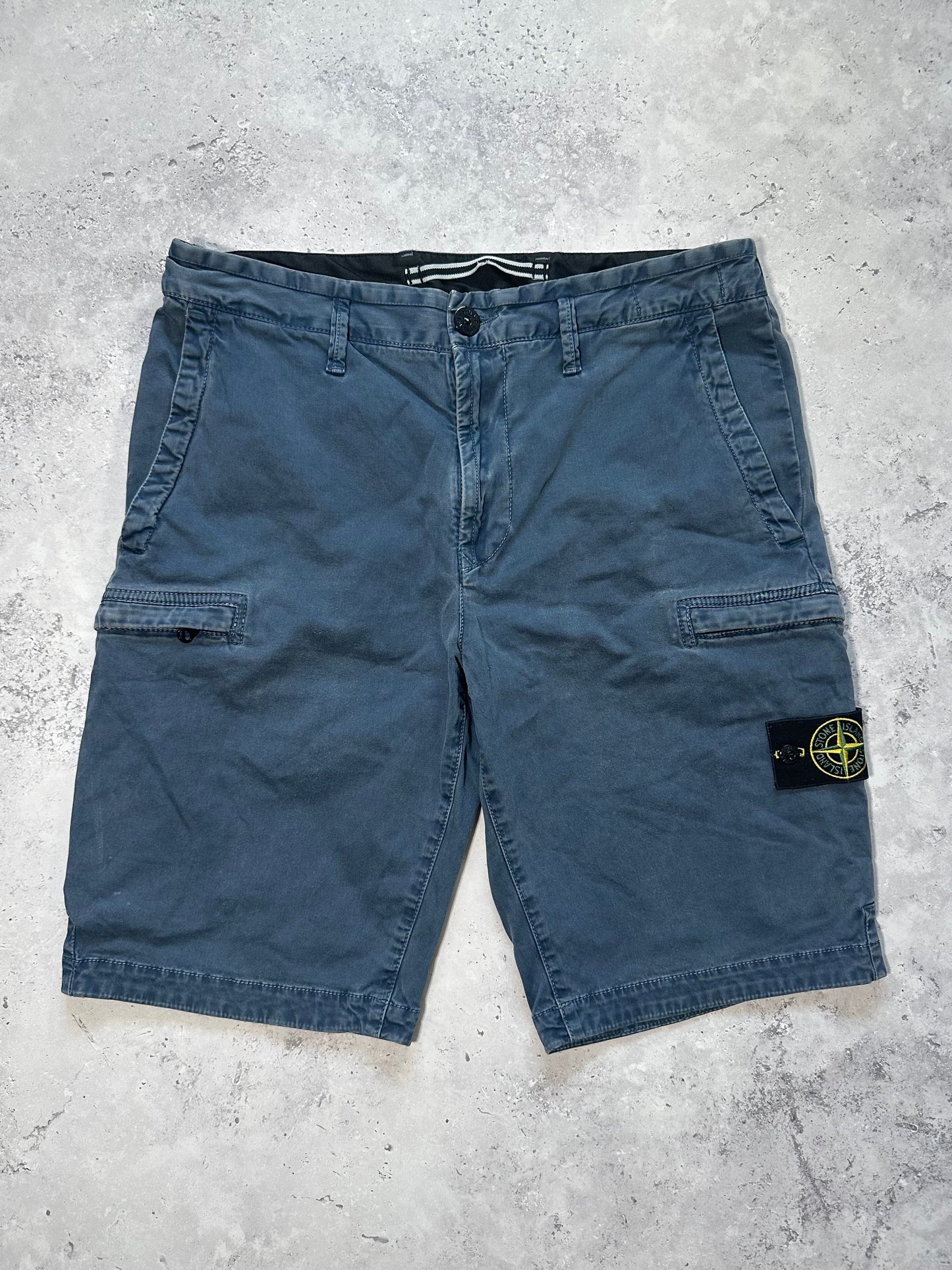 Stone Island Cargo Cotton Canvas Shorts in Blue (W31-32)