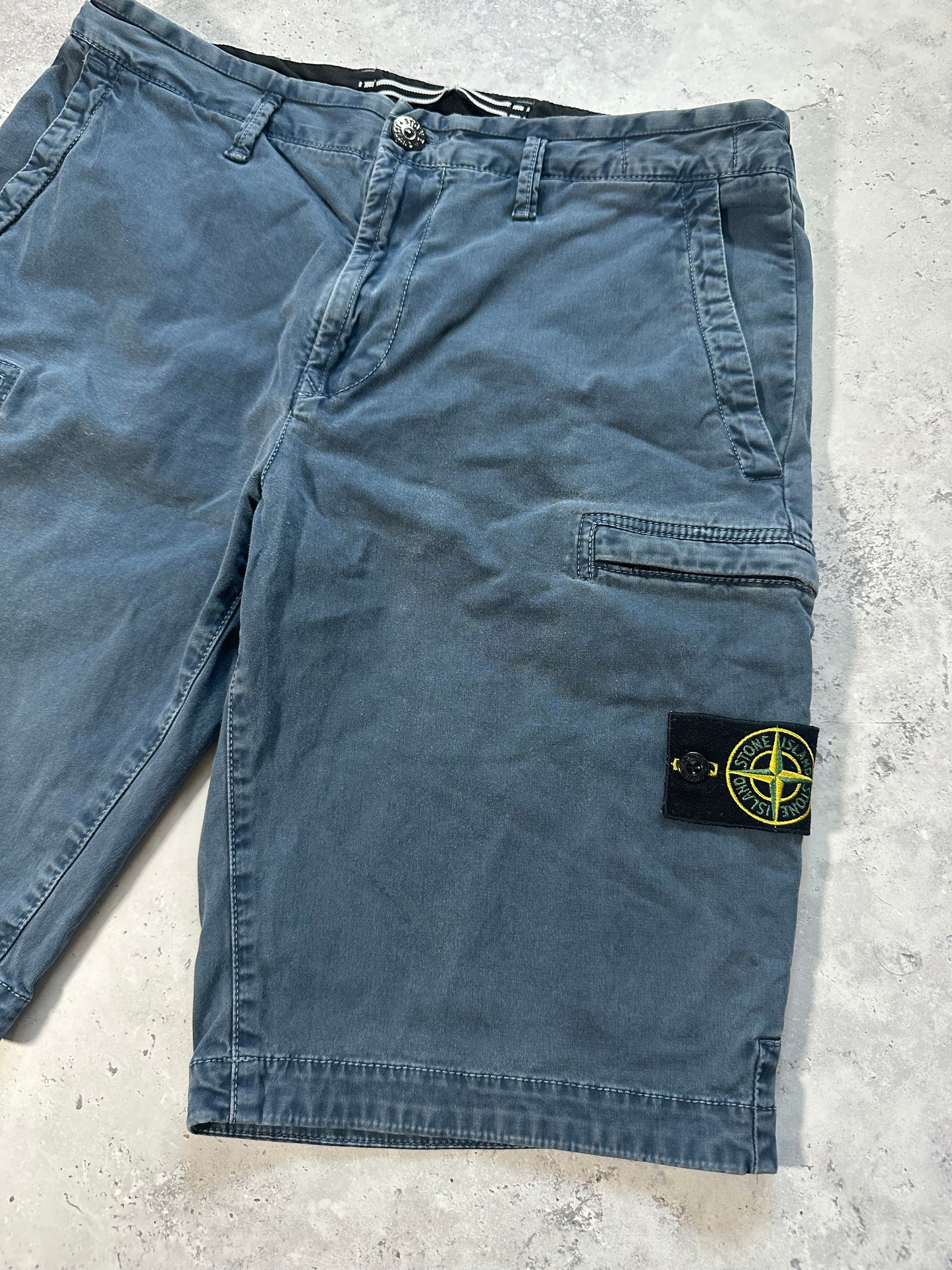 Stone Island Cargo Cotton Canvas Shorts in Blue (W31-32)
