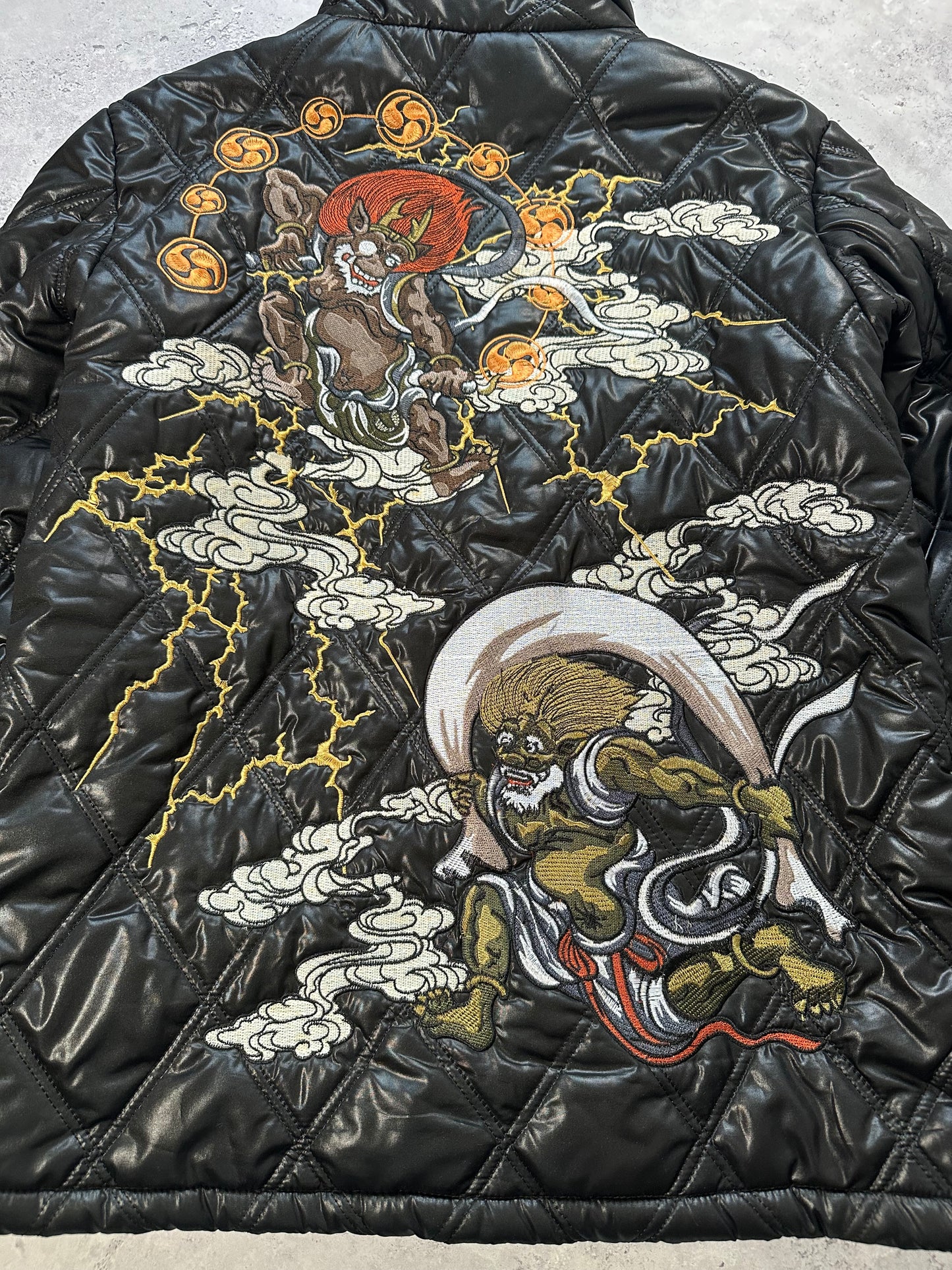 Flying Dragon Hiryu Embroidery Diamond Stitch Puffer Jacket (M)