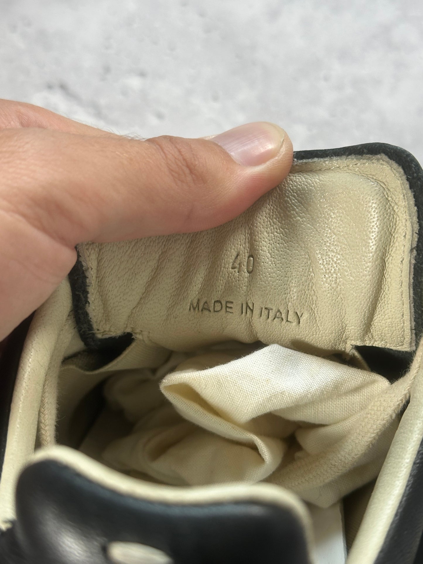 Maison Margiela GAT Low Black Leather Sneakers (EU40)