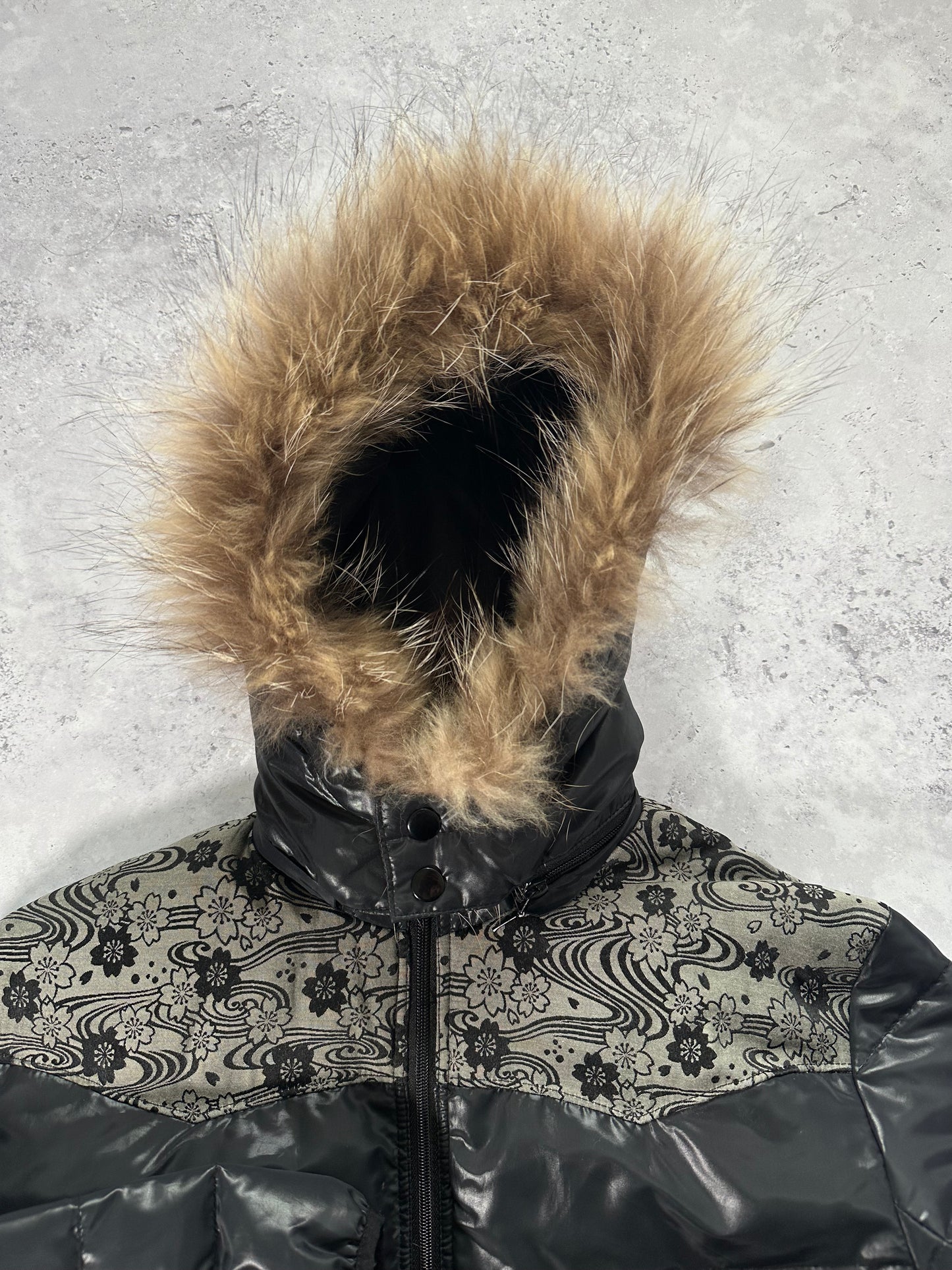 Karakuri Tamashii Fur Hood Embroidered Down Puffer Jacket (M)